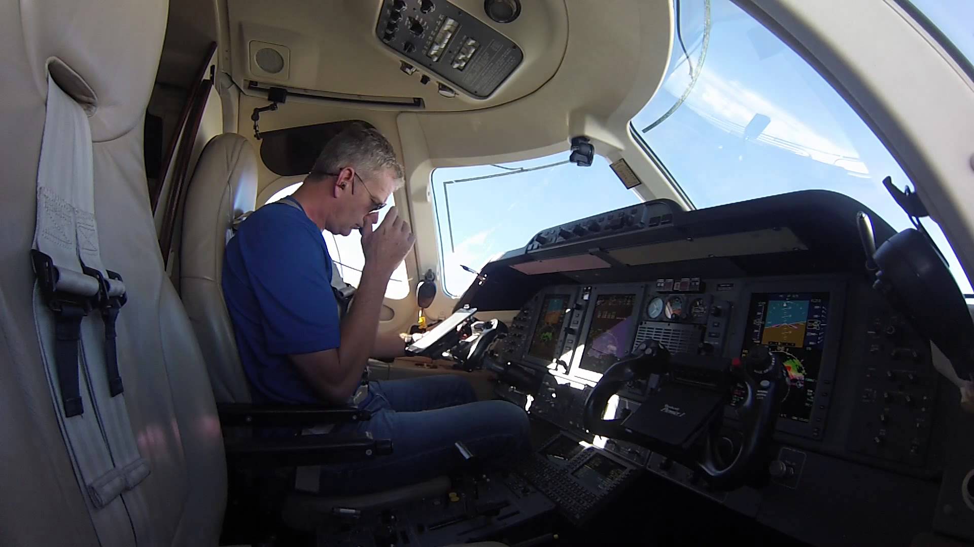 Салон Аэро видео съемки. International Eagle в Подмосковье. Premier 1 Driver. Flight into Danger.